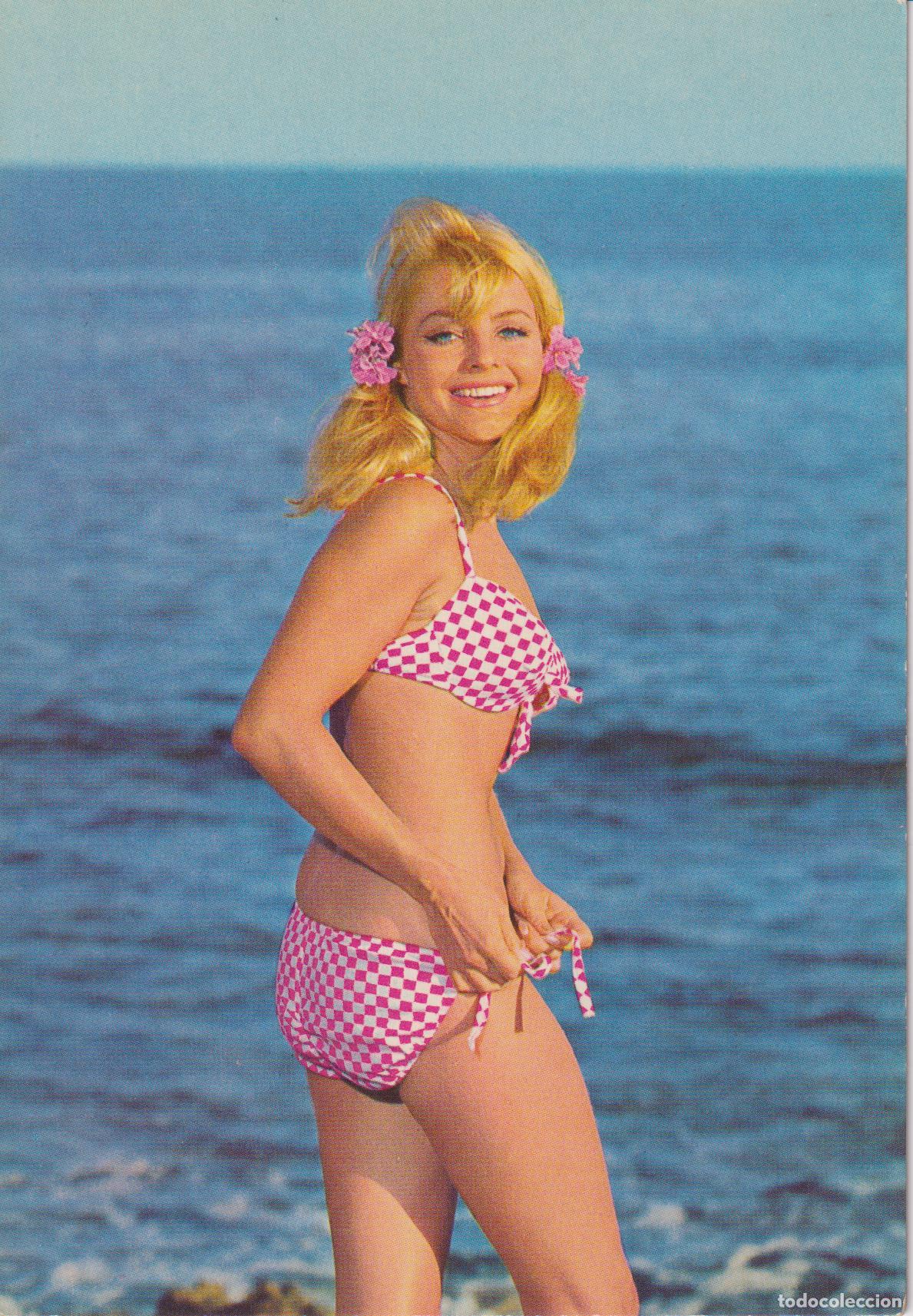Postales: PRECIOSA MODELO EN LA PLAYA CON BIQUINI - KR&Uuml;GER - S/C