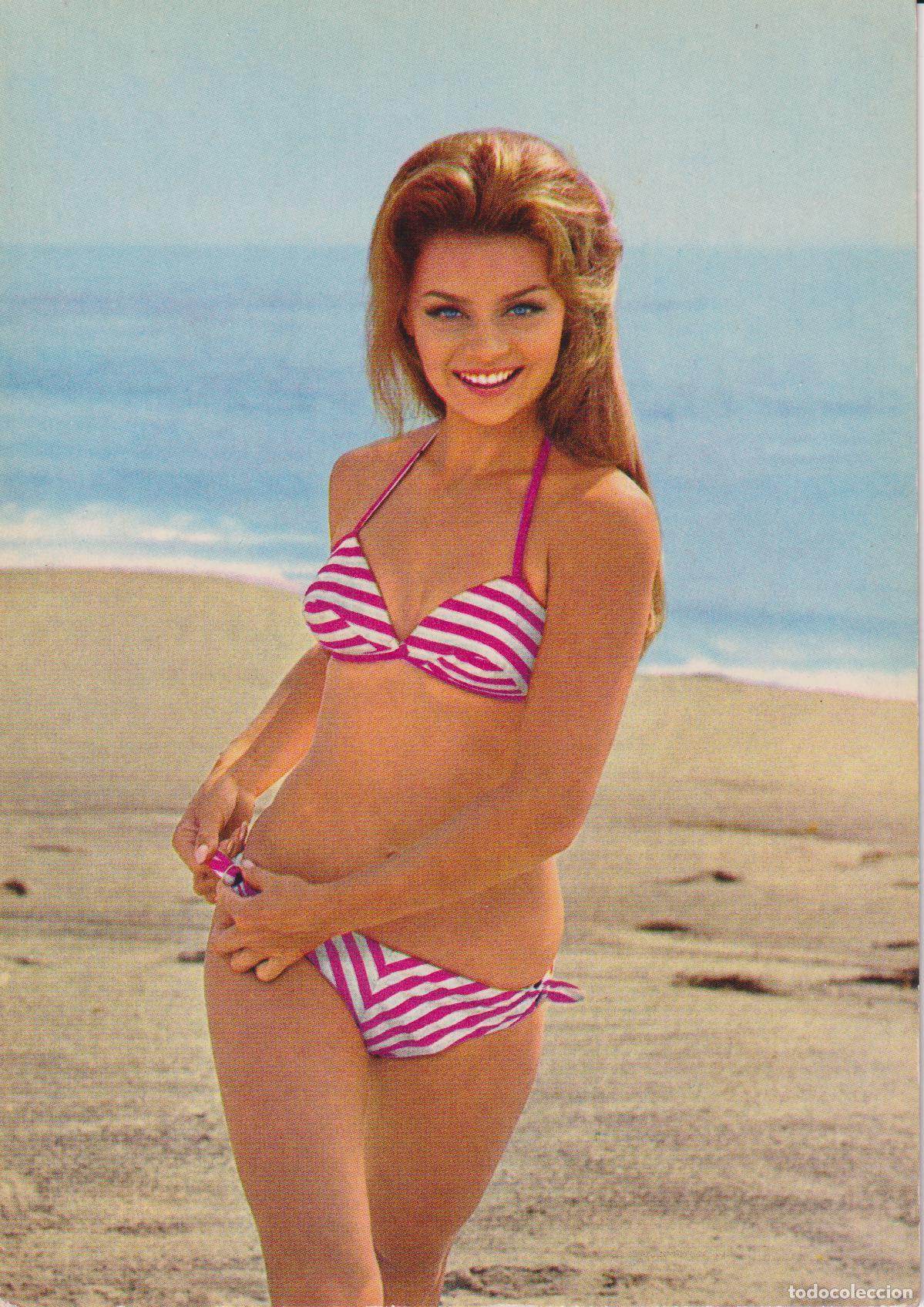 Postales: PRECIOSA MODELO EN LA PLAYA CON BIQUINI - KR&Uuml;GER - S/C
