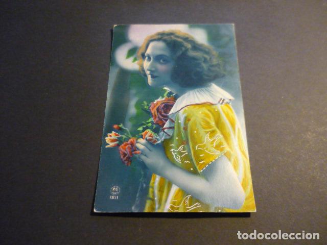 Postais: MUJER CON ROSAS POSTAL