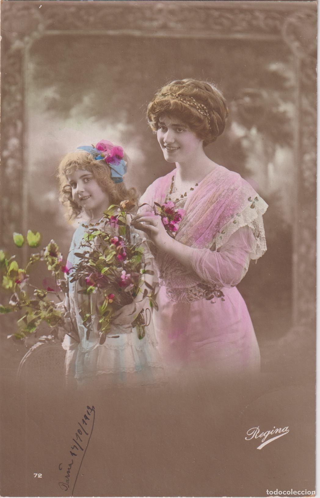 Postales: ANTIGUA POSTAL DE EPOCA, MUJER CON NI&Ntilde;A Y FLORES - REGINA - CIRCULADA 1913