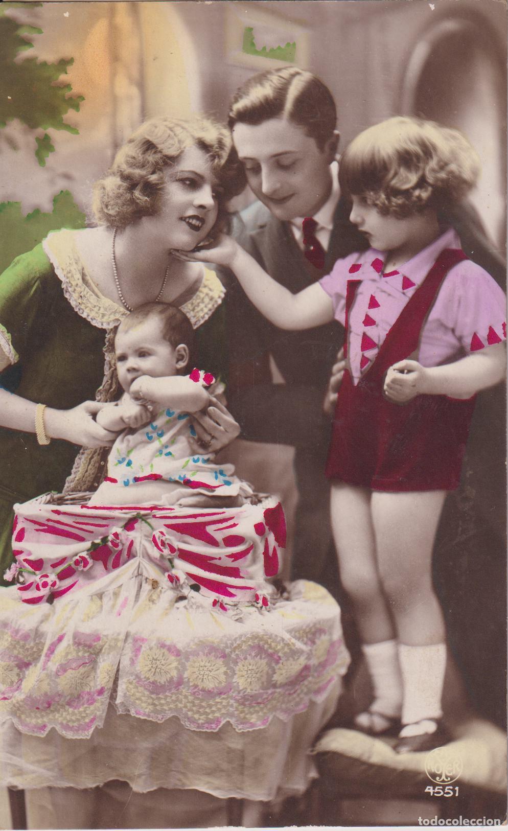 Postales: POSTAL ANTIGUA COLOREADA, CELEBRACI&Oacute;N FAMILIAR &ndash; ANOYER 4551 - ESCRITA