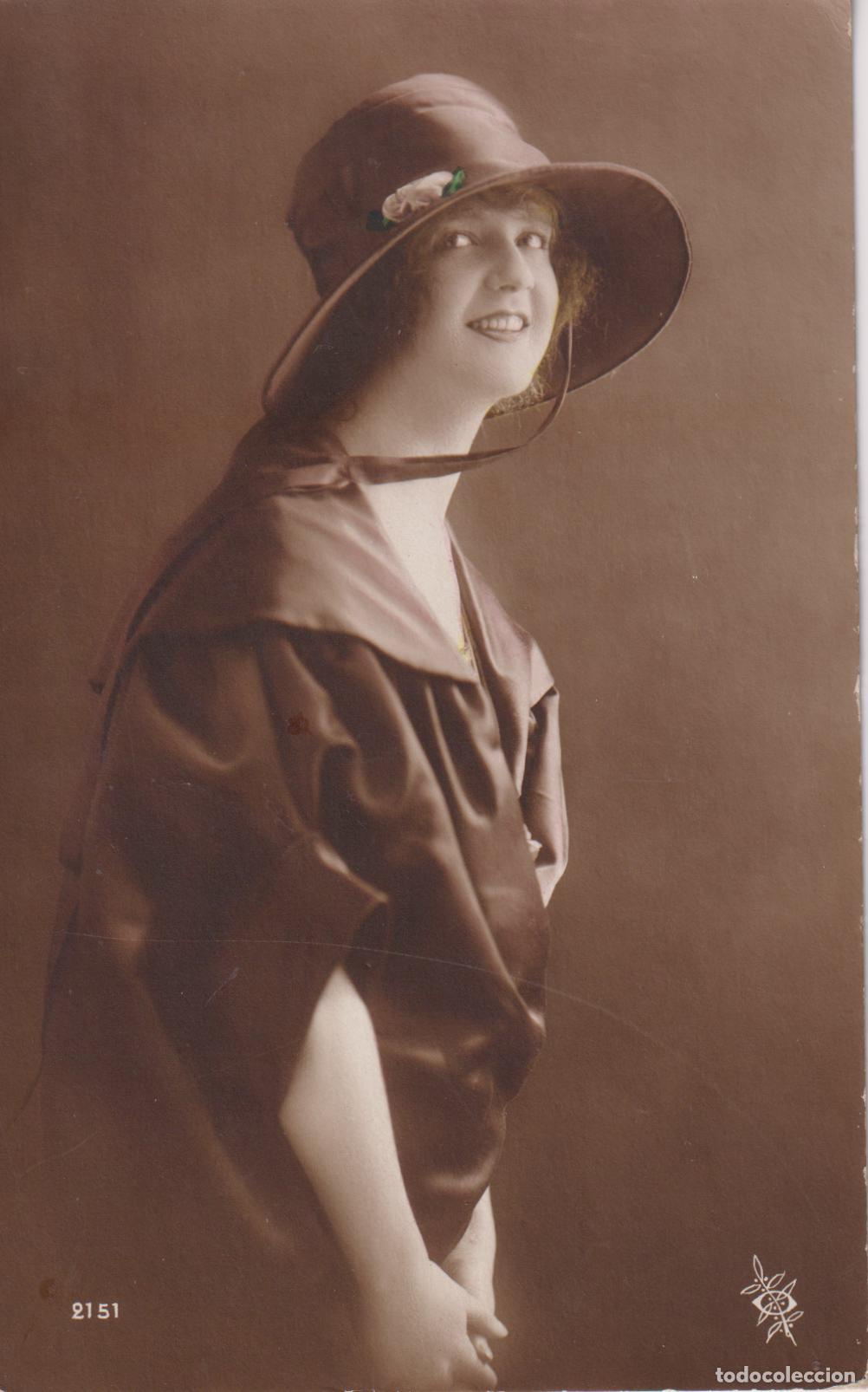 Postales: POSTAL ESTILO VINTAGE, SE&Ntilde;ORITA CON SOBRERO ALA ANCHA &ndash; ESCRITA 1921