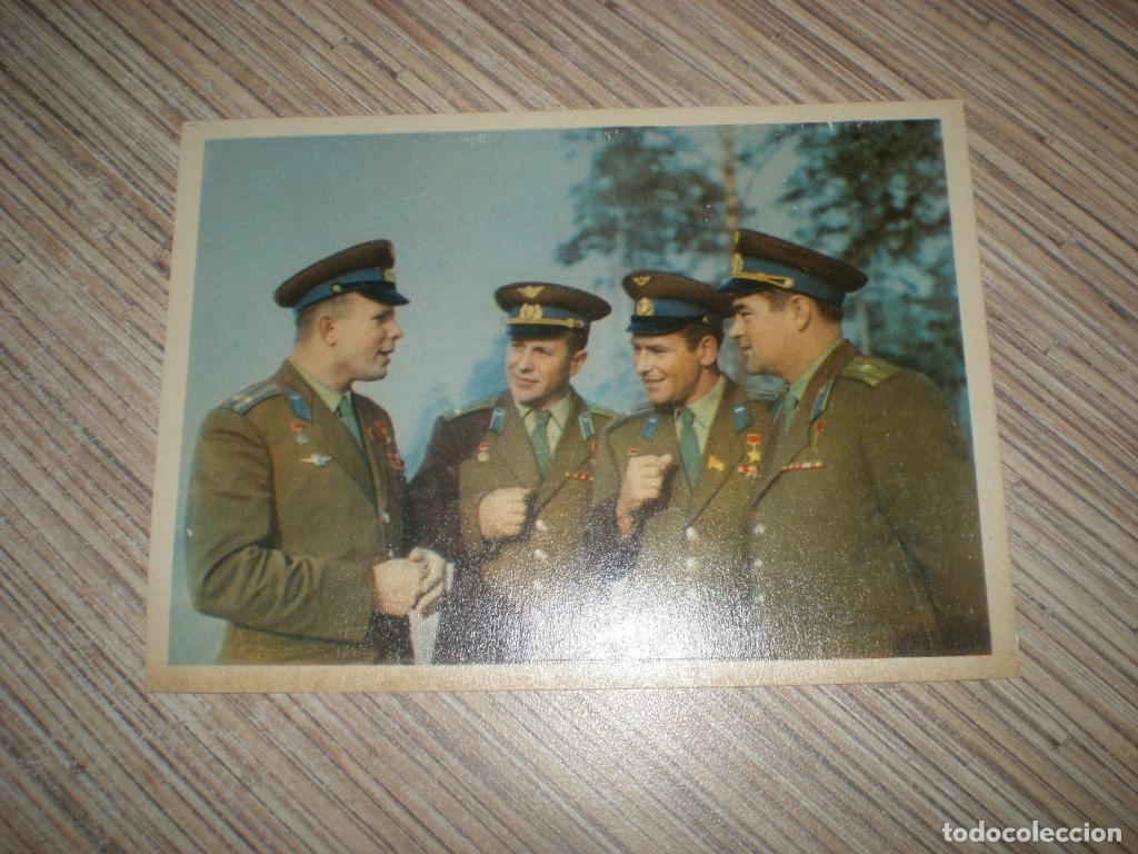 Postales: Postal de la Rusia sovi&eacute;tica 1963. Cosmonautas sovi&eacute;ticos: Yuri Gagarin, Gherman Titov, Popovich