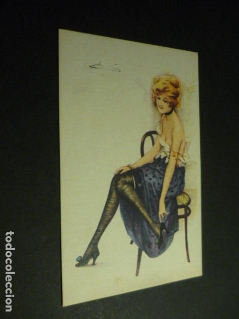 Postales: MUJER CALZANDOSE POSTAL REPRODUCCION