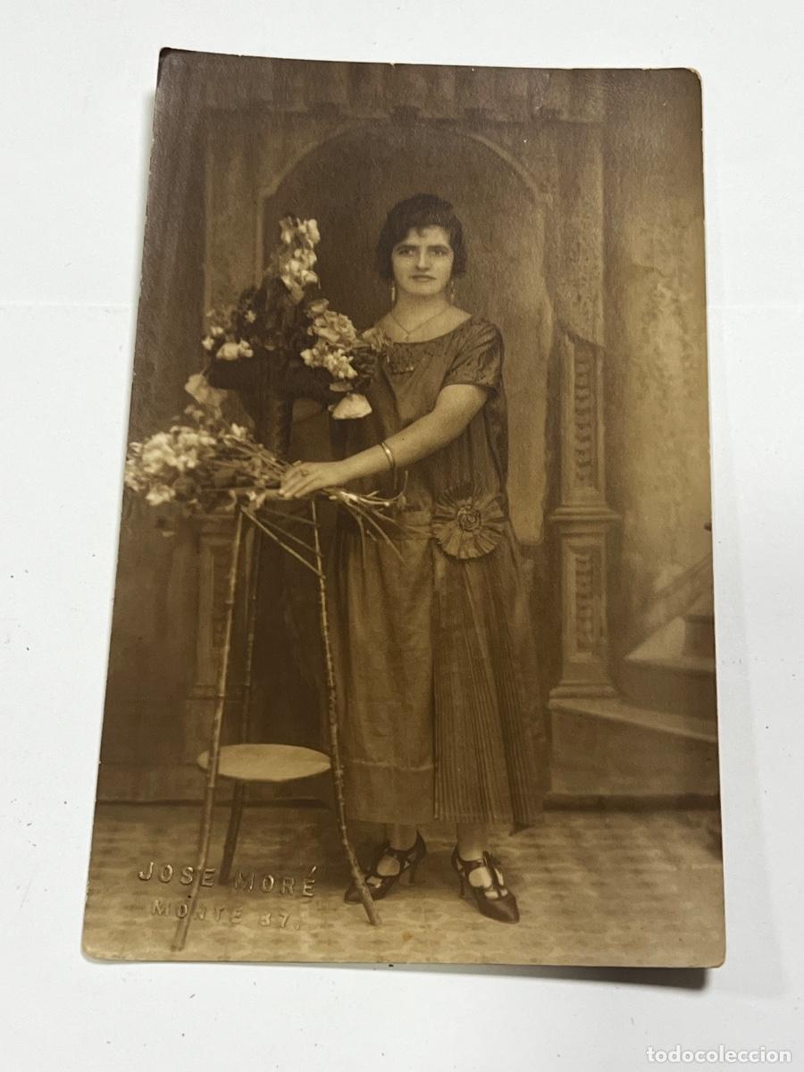 Postales: TARJETA POSTAL. CUBA. MUJER CON FLORES. FOTO JOS&Eacute; MORE. HABANA, 1924