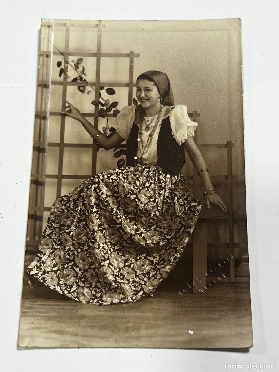 Postales: TARJETA POSTAL. CUBA. MUJER SENTADA. FOTO N&Uacute;&Ntilde;EZ. HABANA.