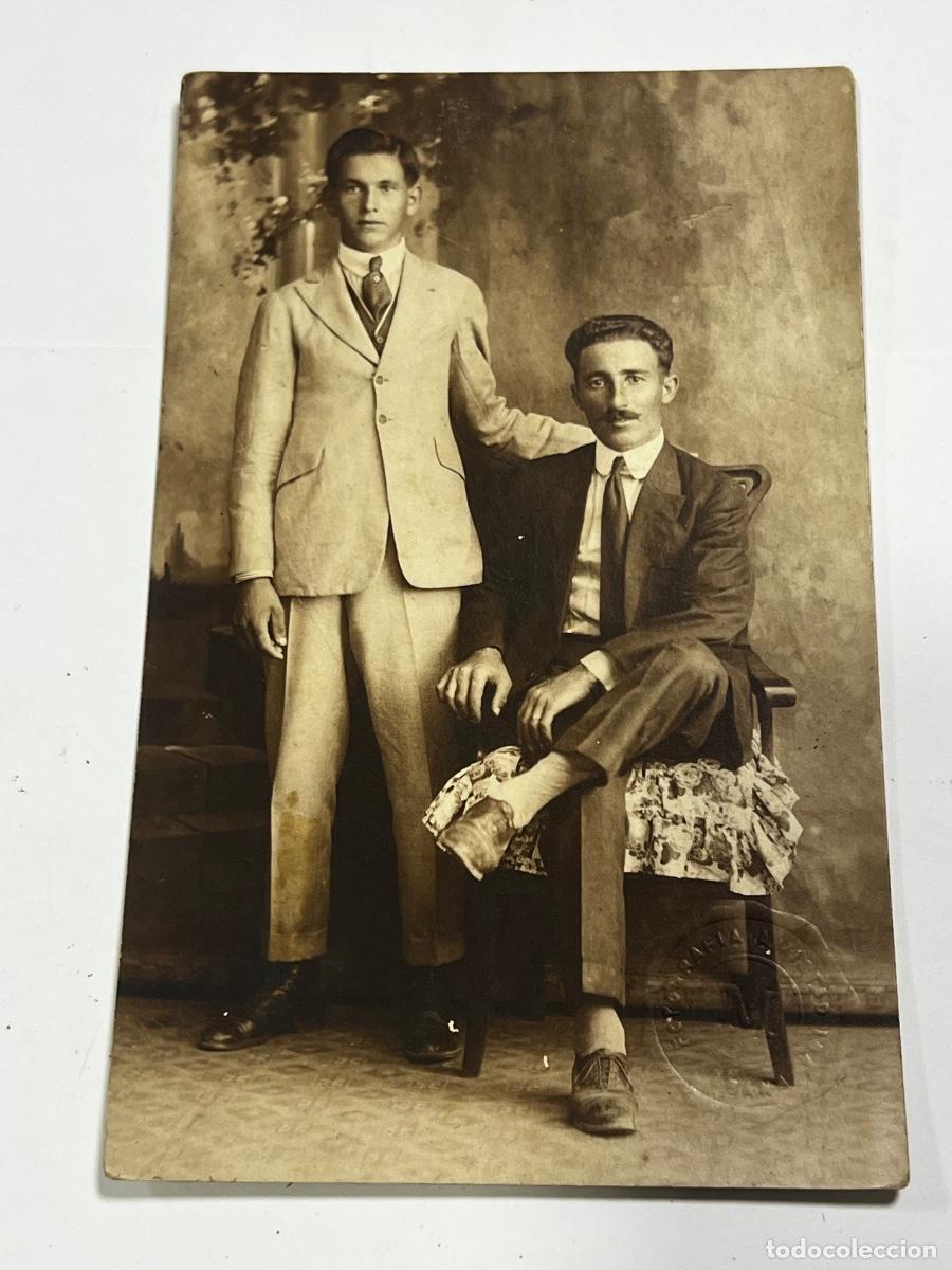 Postales: TARJETA POSTAL. CUBA. DOS HOMBRES EN TRAJE CHAQUETA. FOTOGRAF&Iacute;A AMISTAD.