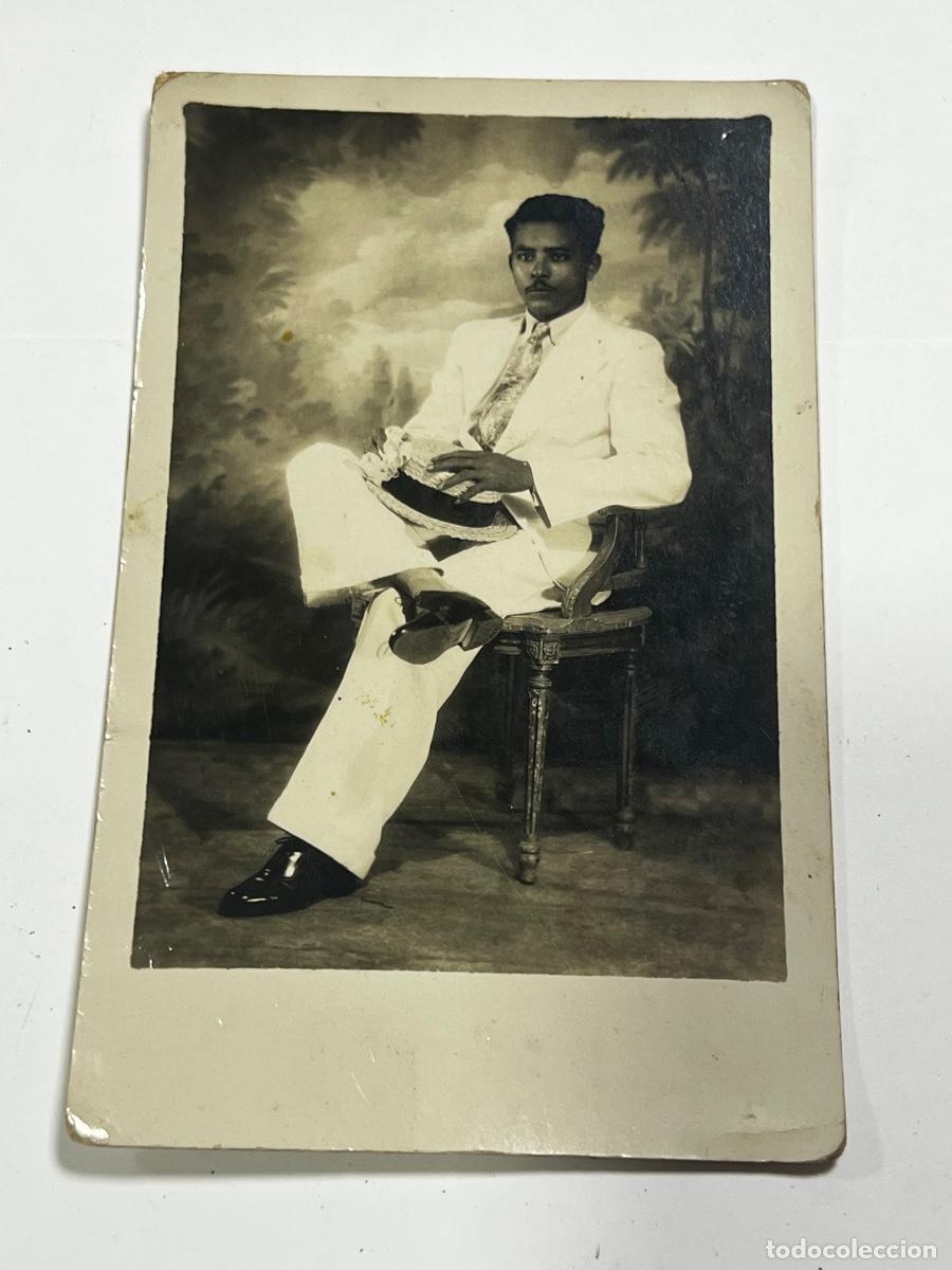 Cartoline: TARJETA POSTAL. CUBA. HOMBRE EN TRAJE CHAQUETA Y SOMBRERO. FOTOGRAF&Iacute;A AMISTAD.