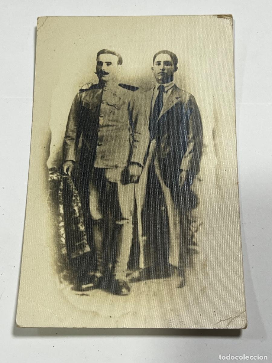 Cartoline: TARJETA POSTAL. CUBA. DOS HOMBRES UNIFORME.