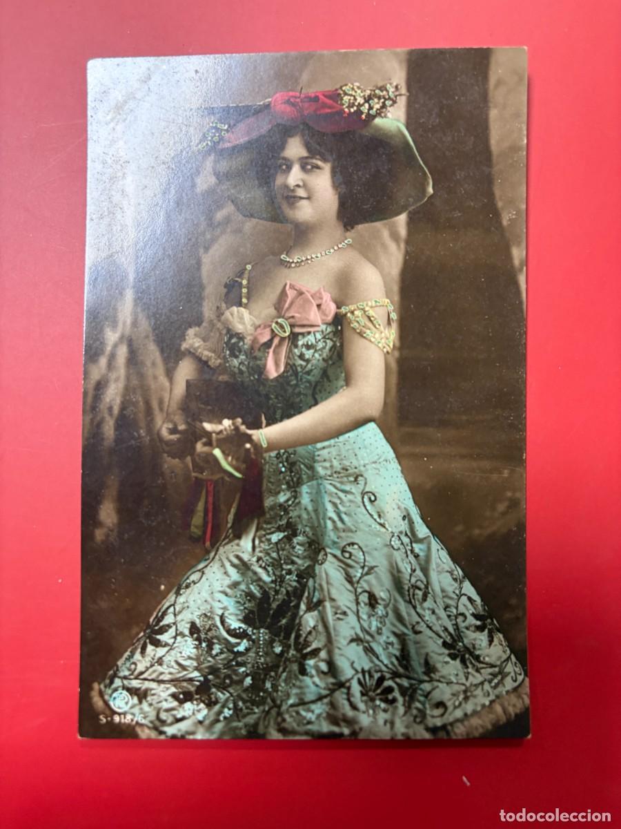 Postales: TARJETA POSTAL - MUJER ELEGANTE CON SOMBRERO Y VESTIDO DE &Eacute;POCA - N&ordm; S-918/6 - CUBA