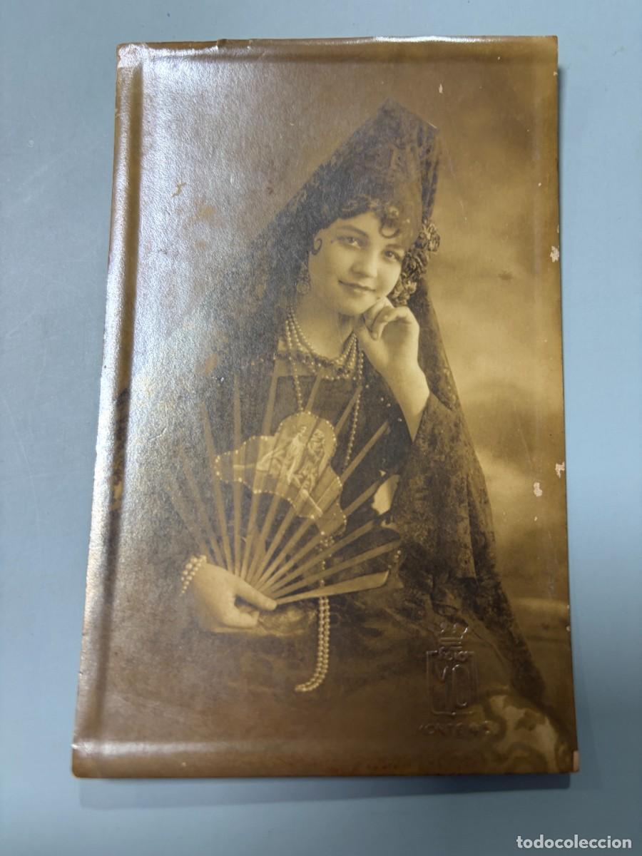 Postales: TARJETA POSTAL. RETRATO FOTOGR&Aacute;FICO ANTIGUO DE MUJER CON MANTILLA Y ABANICO. TRAJE REGIONAL ESPA&Ntilde;OL.
