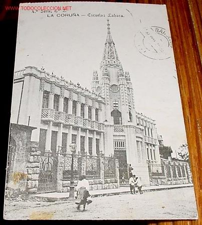 Postales: ANTIGUA POSTAL DE LA CORU&Ntilde;A - ESCUELAS LABACA - CIRCULADA - Foto 1