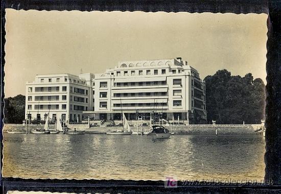 Postcards: LA TOJA. GRAN HOTEL DESDE EL MAR.