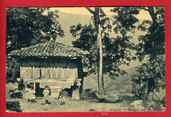 Postcards: galicia, un horreo,    P41919