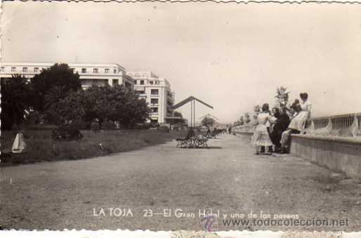 Postais: La Toja. n&ordm;23. El Gran Hotel y uno de los paseo. a&ntilde;os 50. Ed Poligrafica. La Guardia, Circulada.