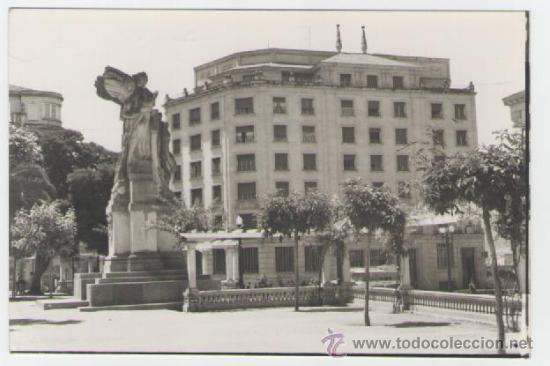 Postales: ORENSE - MONUMENTO A LOS CA&Iacute;DOS Y EDIFICIO INSTITUTO DE PREVIS&Oacute;N - EDICION PARIS - POSTAL - Foto 1