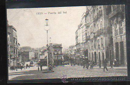 Postales: TARJETA POSTAL DE VIGO - PUERTA DEL SOL. - Foto 1