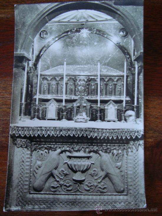 Postales: SANTIAGO DE COMPOSTELA, CATEDRAL, CRIPTA DEL SANTO AP&Oacute;STOL -CIRCULADA- - Foto 1