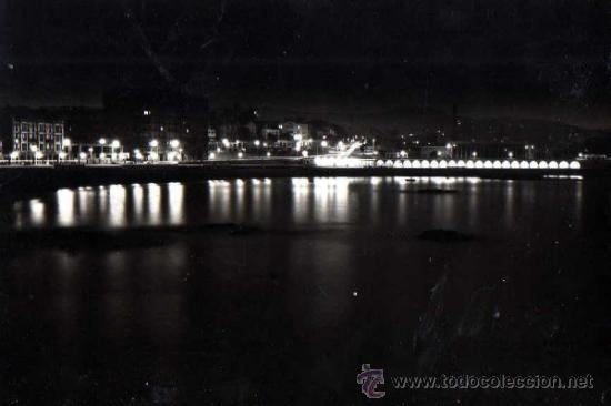 Postales: La Coru&ntilde;a. Playa de Riazor. Escrita. 1960. - Foto 1