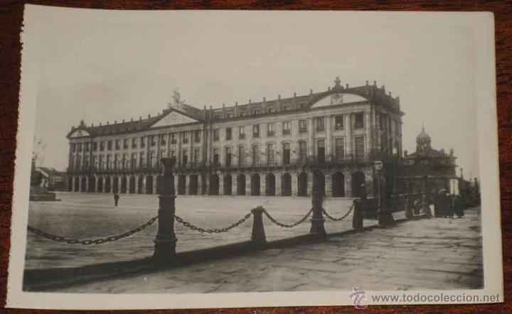 Postkarten: ANTIGUA FOTO POSTAL DE SANTIAGO - PALACIO CONSISTORIAL - ED. HELITIOPIA ARTISTICA ESPA&Ntilde;OLA - NO CIRC