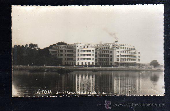 Postcards: TARJETA POSTAL DE LA TOJA - EL GRAN HOTEL DESDE LA R&Iacute;A. 2 . EDICIONES POLIGRAFICA