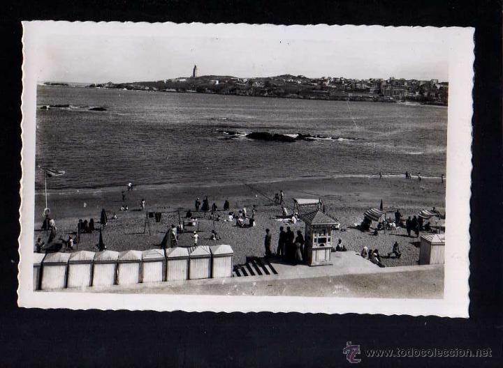 Postales: La Coru&ntilde;a. Playa de Riazor. No circulada . - Foto 1