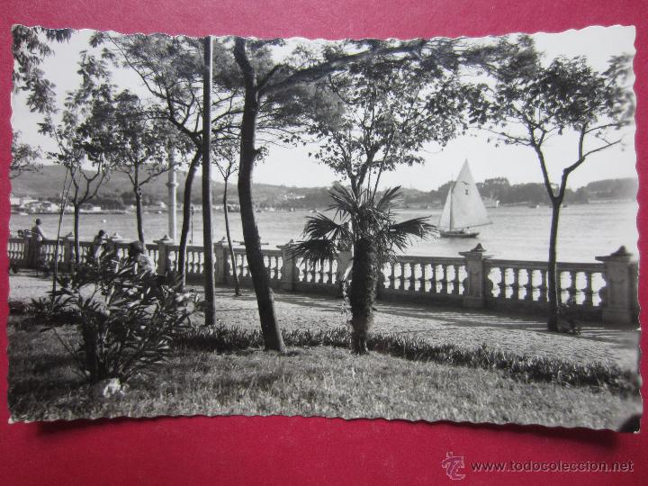 Postcards: VILLAGARCIA DE AROSA. PLAYA DE COMPOSTELA. (ED. ARRIBAS N&ordm;23).