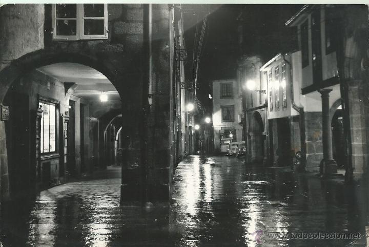 Postales: POSTAL ANTIGUA -SANTIAGO DE COMPOSTELA - RUA DEL VILLAR NOCTURNA - CIRCULADA EL  A&Ntilde;O 22-12-61