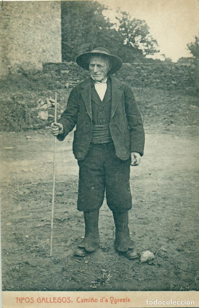 Postales: TIPOS GALLEGOS. CAMINO DE LA IGLESIA. HACIA 1920.