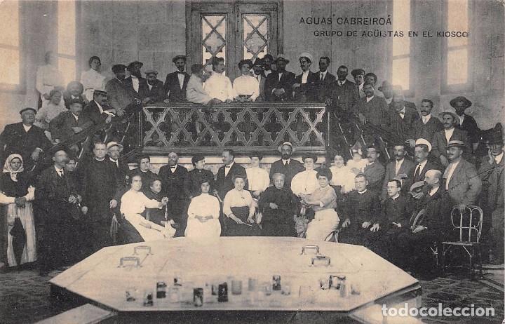 Postales: AGUAS CABREIROA.- GRUPO DE AG&Uuml;ISTAS EN EL KIOSCO