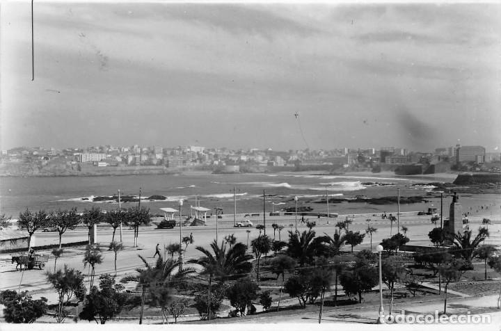Postales: LA CORU&Ntilde;A.- PLAZA PORTUGAL