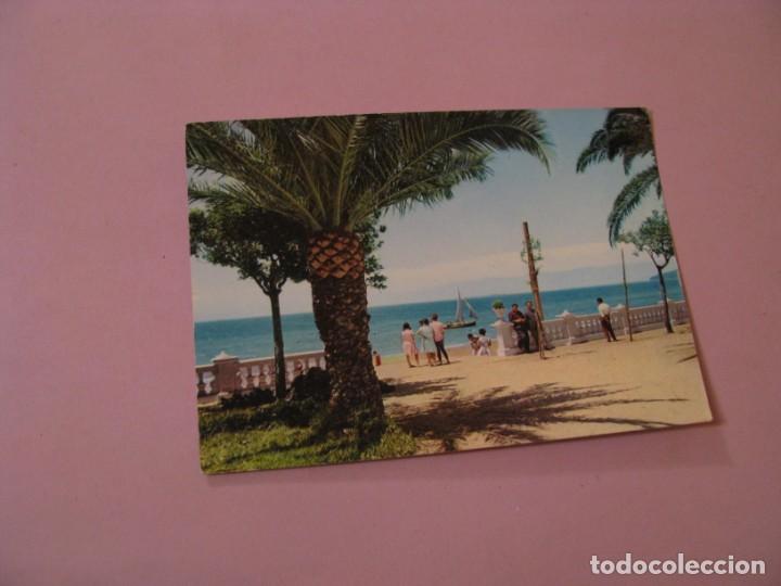 Postales: POSTAL DE VILLAGARCIA DE AROSA. PARQUE Y LA PLAYA DE COMPOSTELA . ED. ALARDE. CIRCULADA. 1964.