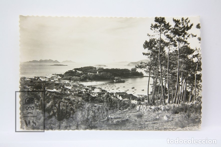 Postcards: Postal Fotogr&aacute;fica - Bayona, Vista Parcial Y Castillo de Monte Real - Ed. Garrabella - Sin Circular