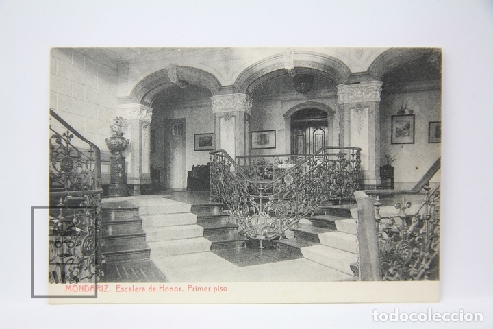 Postais: Postal - Mondariz, Escalera de Honor Primer Piso - Ed. Thomas - Sin Circular