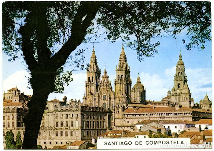Postales: 3 209 - Santiago de Compostela. La Catedral desde el Paseo de la Herradura. FAMA. Circulada 1971