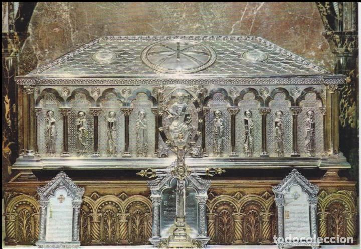 Postales: SANTIAGO DE COMPOSTELA, ARCA DE PLATA CON LA RELIQUIA DEL AP&Oacute;STOL - EDICIONES ARRIBAS 2044 - S/C
