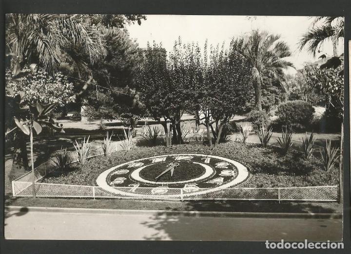Postales: LA CORU&Ntilde;A-A CORU&Ntilde;A-PARQUE-RELOJ FLORAL-1058-ED&middot;ARRIBAS-POSTAL ANTIGUA-(57.656)