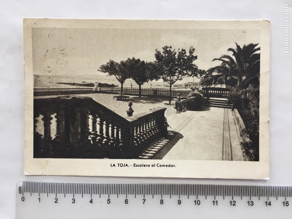 Postales: POSTAL. LA TOJA. ESCALERA AL COMEDOR. M. ARRIBAS. H. 1943?.