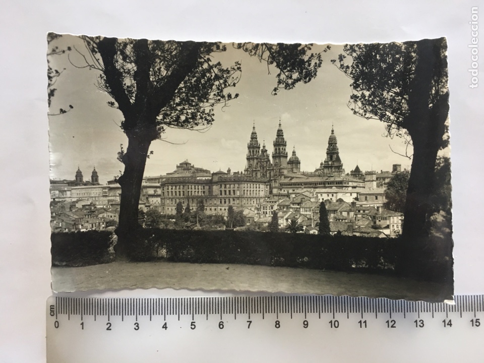 Postais: POSTAL. SANTIAGO. LA CATEDRAL DESDE EL PASEO DE LA HERRADURA. GARC&Iacute;A GARRABELLA Y C&Iacute;A. H. 1958?.
