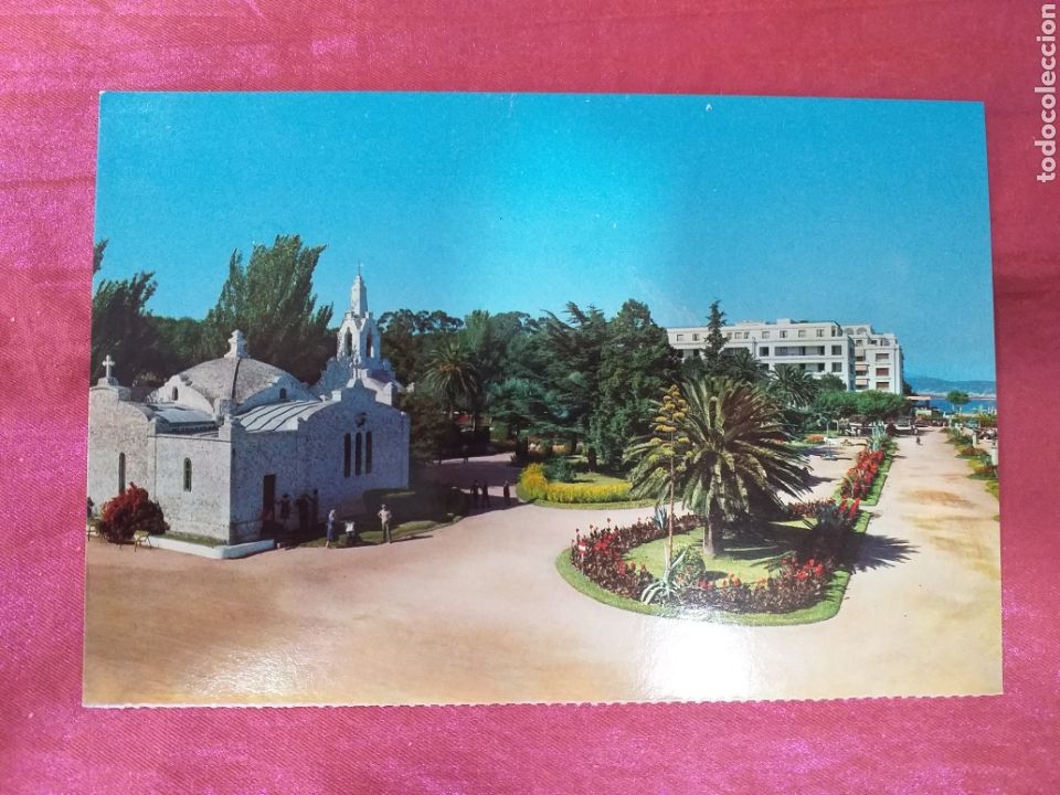 Postales: La Toja Iglesia de la Tija y Gran Hotel - sin circular