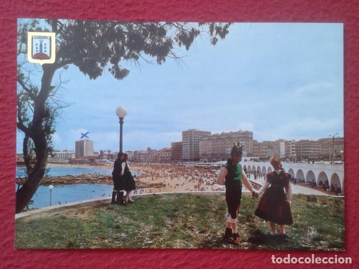 Postales: POST CARD N&ordm; 36 LA A CORU&Ntilde;A PLAYA DE RIAZOR PLAGE BEACH , PAREJAS TRAJES T&Iacute;PICOS...ETC VER FOTO.....