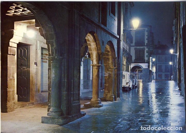 Postales: LA CORU&Ntilde;A.- SANTIAGO DE COMPOSTELA.- RUA DEL VILLAR, NOCTURNA.-