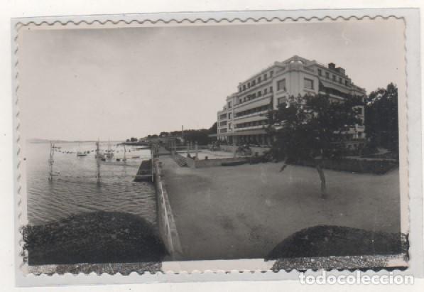 Postkarten: 9 La Toja Gran Hotel desde el mar. Ediciones Artigot. Sin circular.