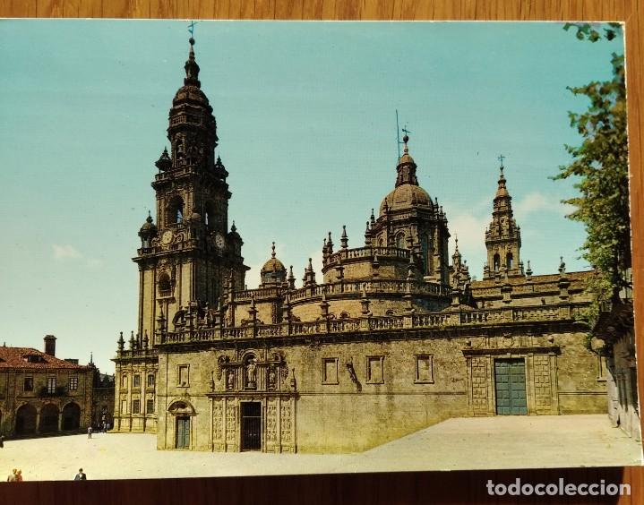 Postales: SANTIAGO DE COMPOSTELA - PUERTA SANTA Y TORRE DEL RELOJ