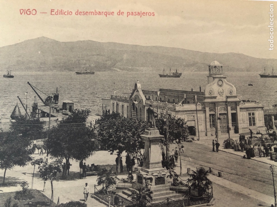 Postales: Edificio desembarque de pasajeros. Vigo. Sin circular - Foto 1