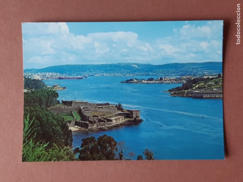 Postales: POSTAL 1022 PARIS. ENTRE CASTILLOS LA R&Iacute;A. EL FERROL DEL CAUDILLO. CORU&Ntilde;A. 1977. NO CIRCULADA.