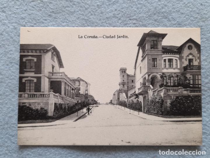 Postales: La Coru&ntilde;a. Ciudad Jard&iacute;n. - Foto 1