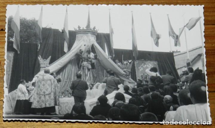 Cartes Postales: FOTOGRAFIA DE MONDO&Ntilde;EDO (LUGO) CORONACION DE LA VIRGEN DE LOS REMEDIOS EN 1954, FOTOGRAFIA DE GACIO,