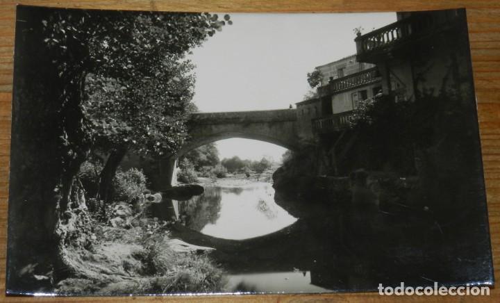 Cartoline: FOTO POSTAL DE BA&Ntilde;OS DE MOLGAS (ORENSE) UN ARCO DEL PUENTE NUEVO