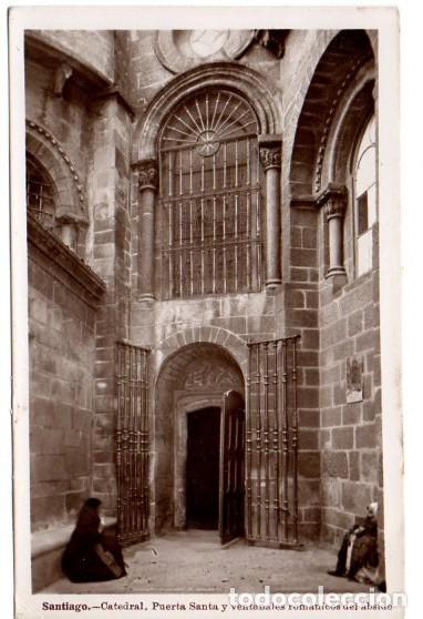 Postcards: POSTAL, SANTIAGO,- CATEDRAL. PUERTA SANTA Y VENTANALES ROMANICOS DEL ABSIDE. REVER. SIN DIVIDIR. S/C